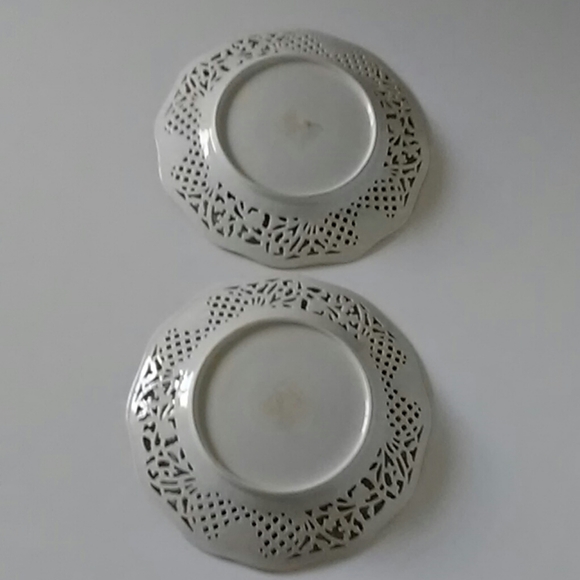 Floral Lattice Plates - Picture 3 of 4